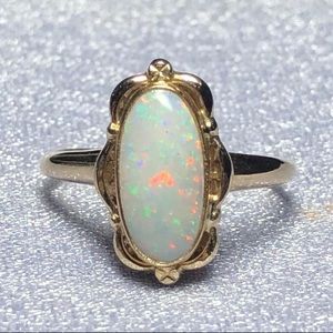 Vintage 14k YG Opal Bezel set Ring